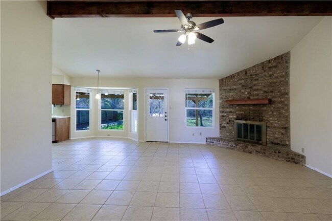 Building Photo - 507 Riverwood Dr