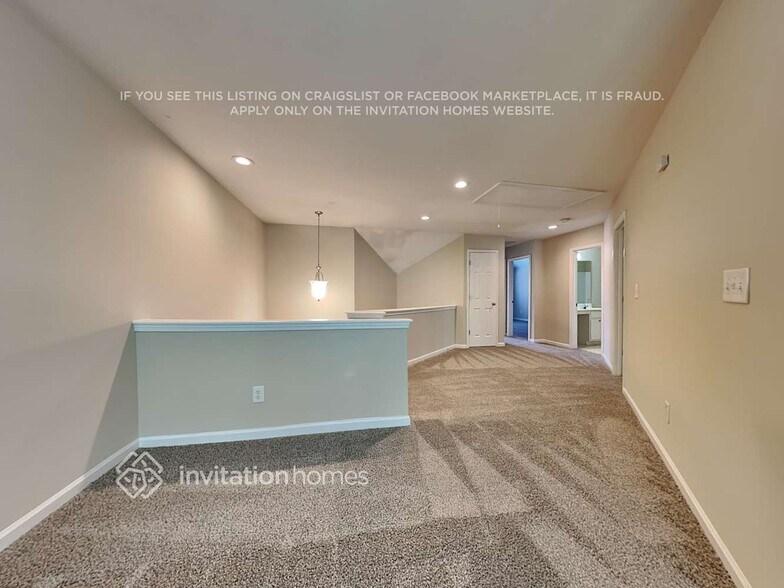 Building Photo - 7107 Fox Point Dr