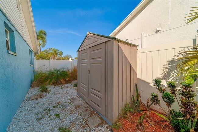 Building Photo - 10451 119th St