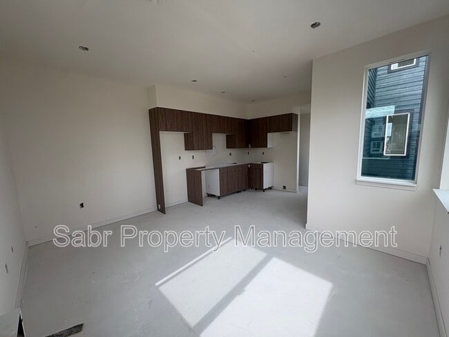 Building Photo - 1520 N Bryant St