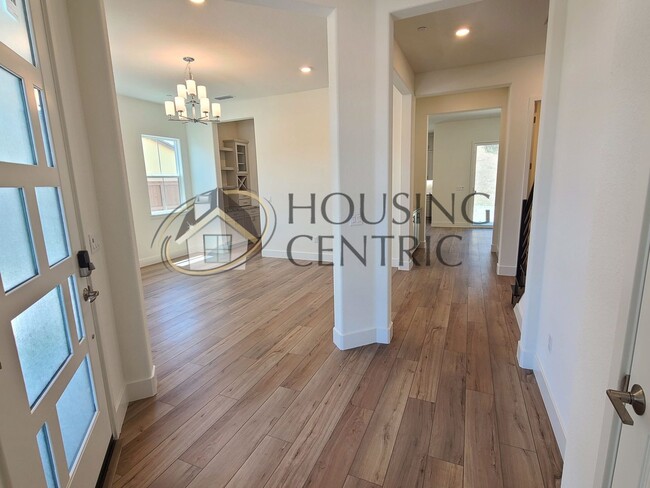 Building Photo - Luxurious Newer Construction Rental Home I...