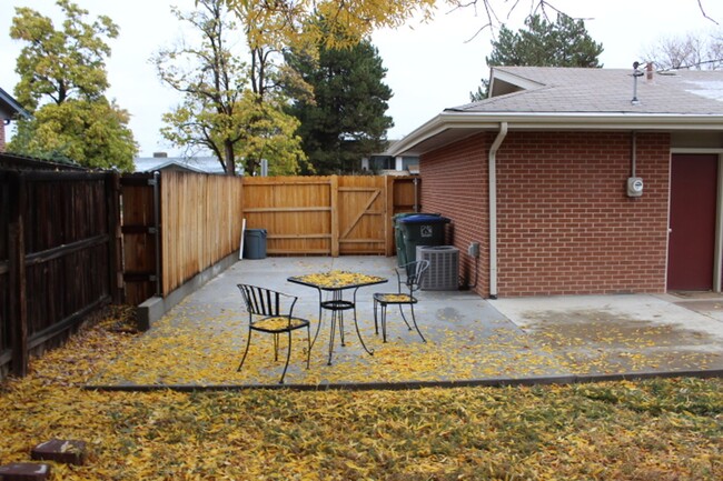 Building Photo - Charming 2 BR/1 3/4 BA Home in Northglenn!!