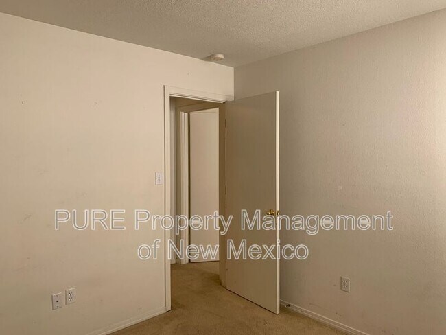 Building Photo - 915 Blackbird Dr SW