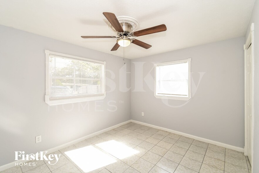 Building Photo - 451 Gano Ct
