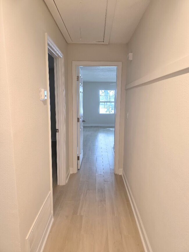 Building Photo - 11456 W Bayshore Dr