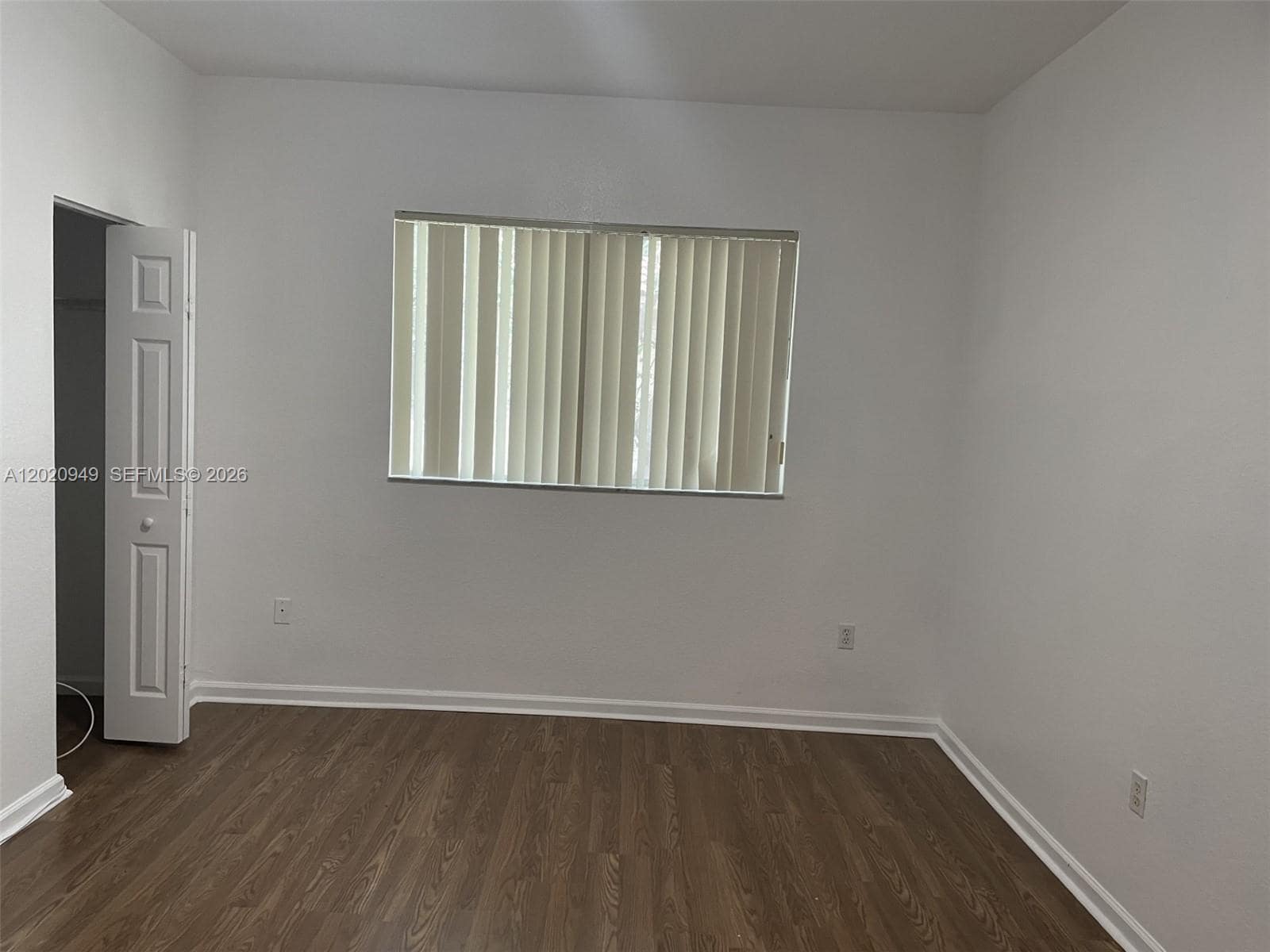 Building Photo - 8835 S Isles Cir