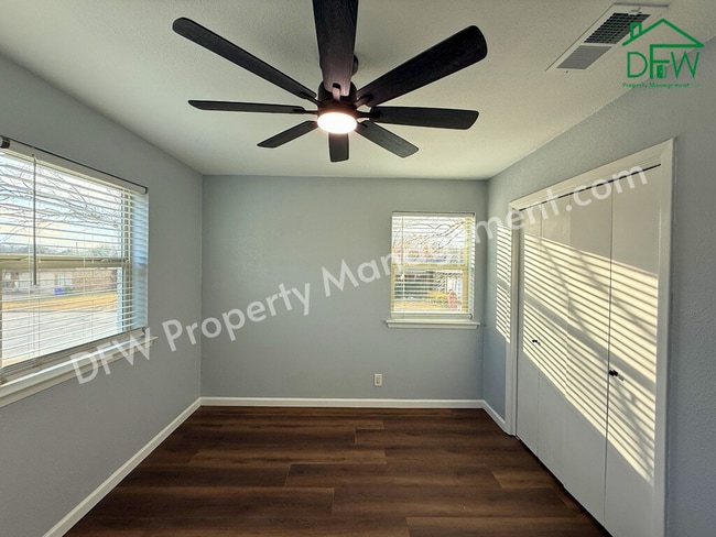 Building Photo - Beautifully Renovated 4-Bedroom Home with Large Backyard in Watauga!