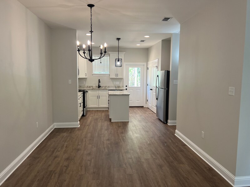 Building Photo - 213 Hoover Dr