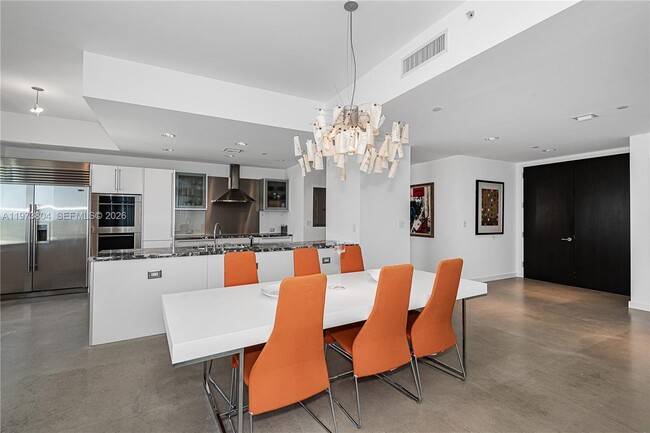 Building Photo - 6101 Aqua Ave