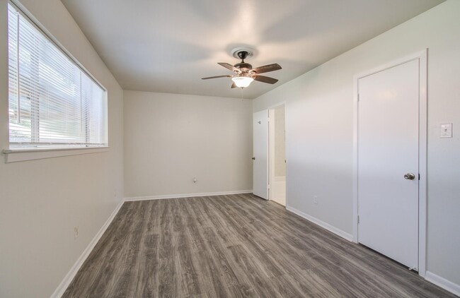 Building Photo - 15611 La Casa Ln