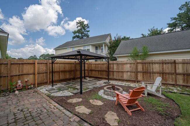Building Photo - 10 Arbors Cir