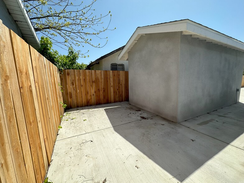 Building Photo - 515 Archwood Pl