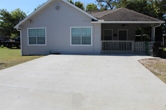 Building Photo - 2914 Pitzlin St