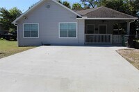 Building Photo - 2914 Pitzlin St