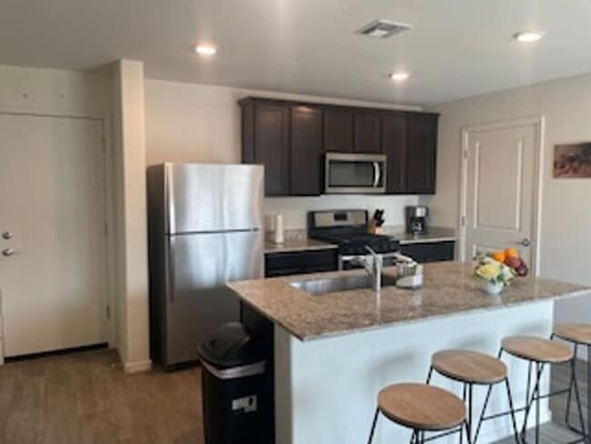 Building Photo - Spacious New four bedroom home