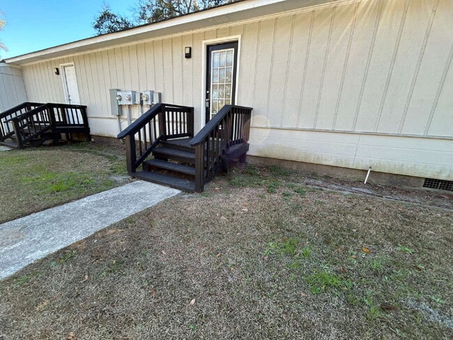 Building Photo - Apartment For Rent