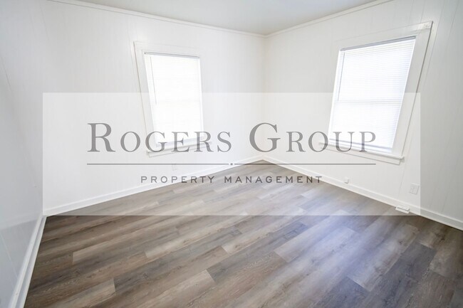 Building Photo - 758 David St