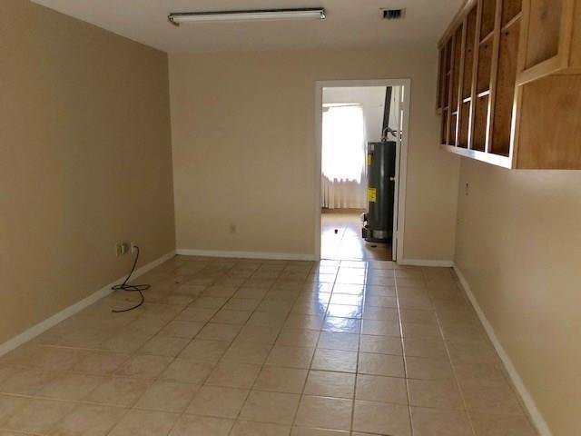 Building Photo - 6225 Parkwood Dr