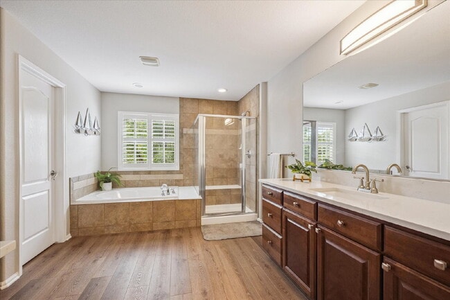 Building Photo - Golf-Course Retreat