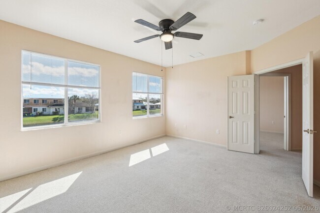 Building Photo - 2584 Stockbridge Square SW