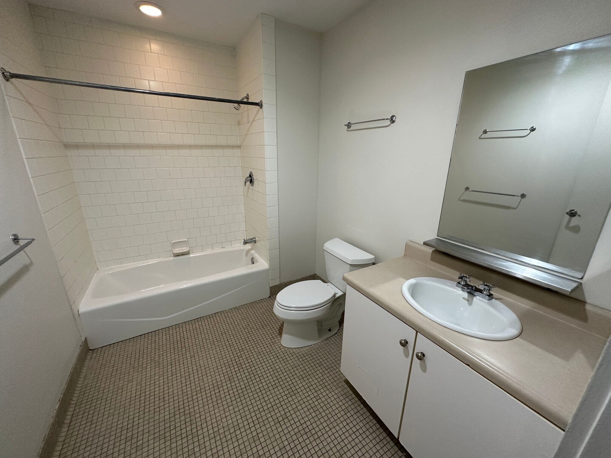 Building Photo - 117 E Berkeley St