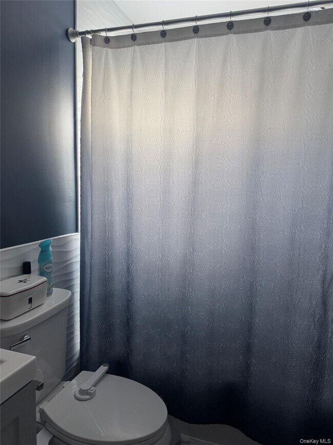 Building Photo - 614 Monroe Blvd