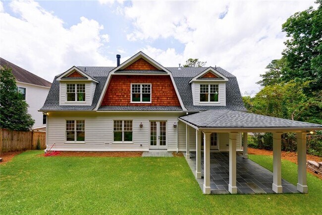 Building Photo - 2717 Skyland Dr NE