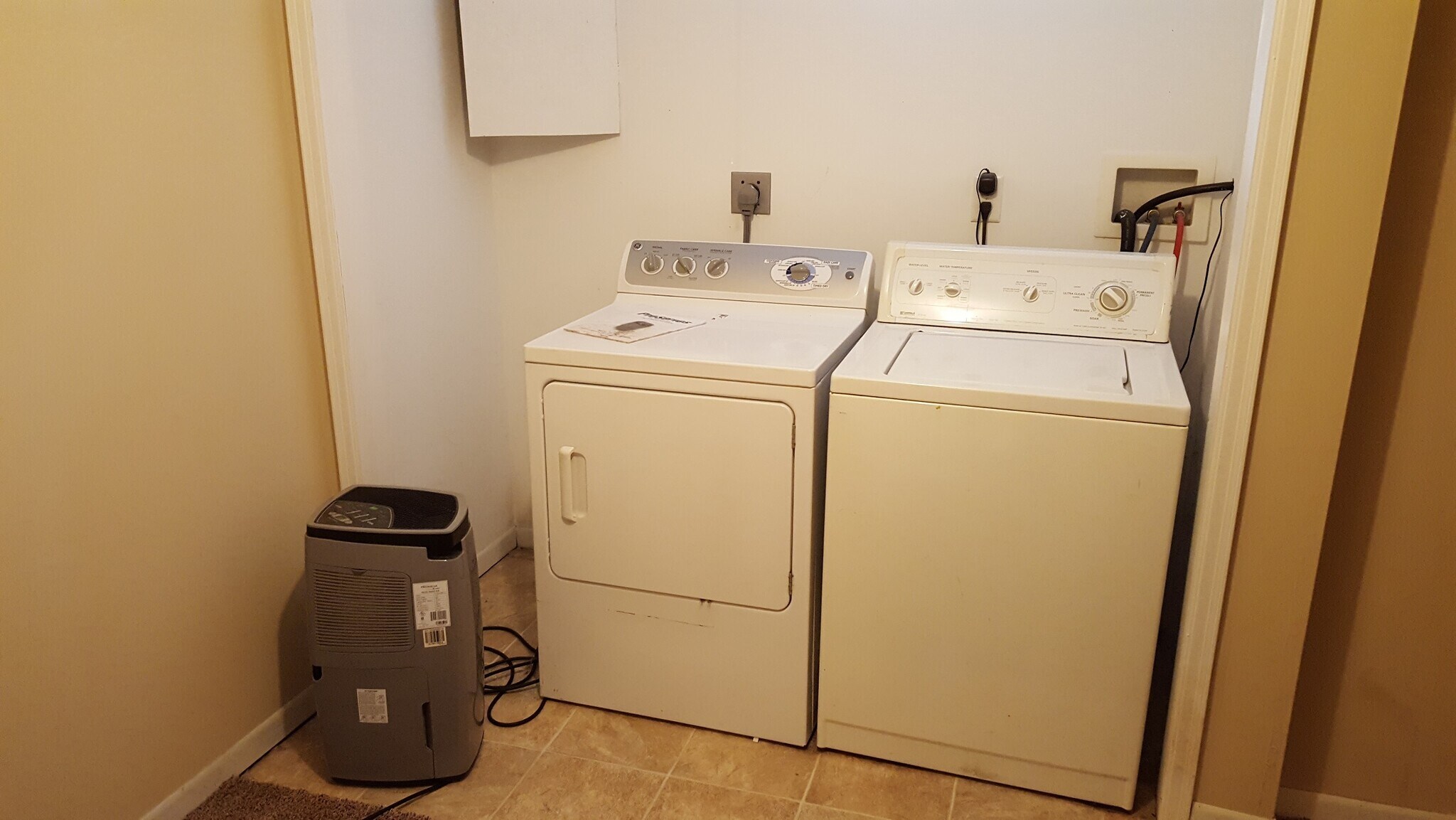 Laundry (basement) - 1005 1st St SW