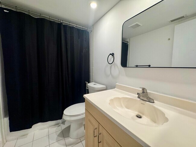 Building Photo - 3662 SW 59th Ave