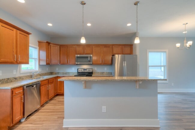 Building Photo - 213 Uptown Trl
