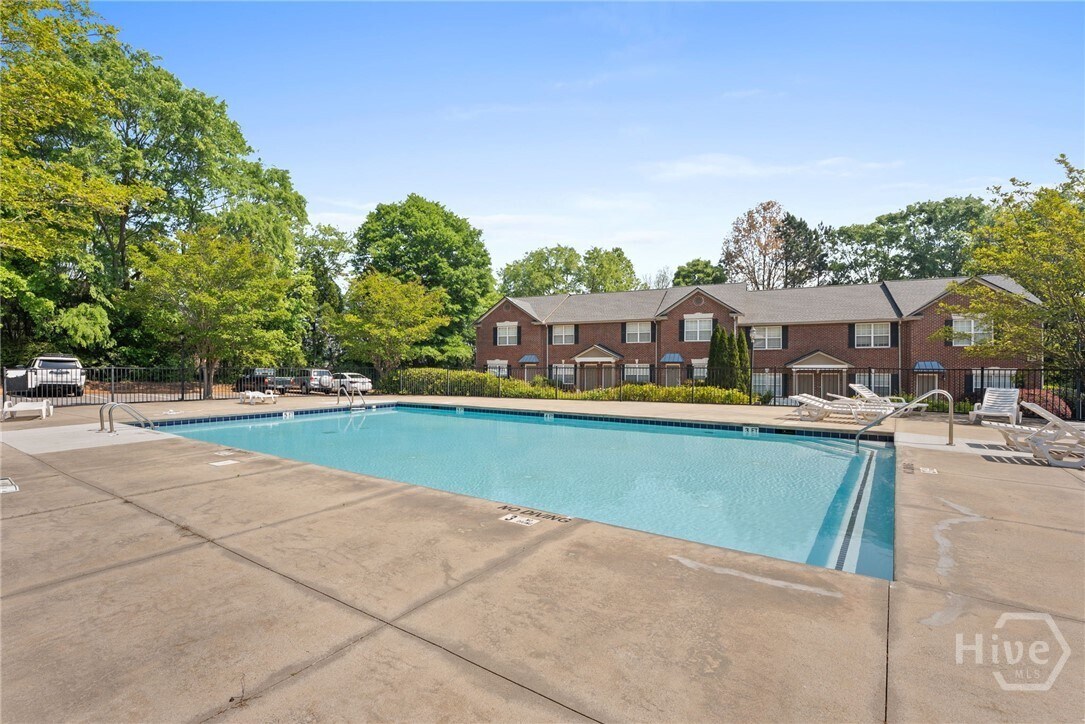 Building Photo - 460 Barnett Shoals Rd