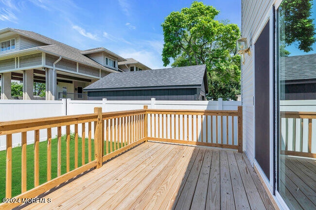 Building Photo - 30 Cedar St