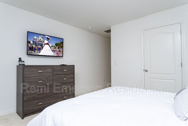 Building Photo - 700 Benoi Dr