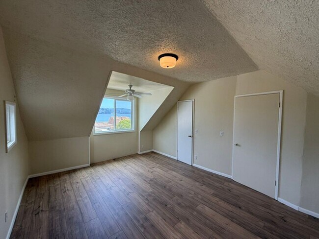 Building Photo - 1524 Sheridan Ave