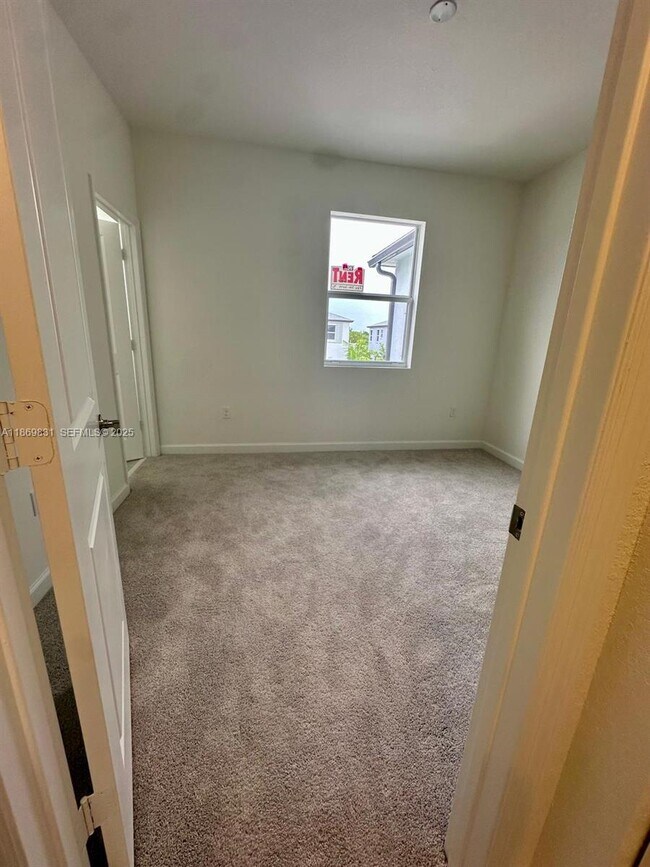 Building Photo - 35702 SW 178th Ct