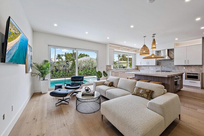 Building Photo - 310 Edmor Rd