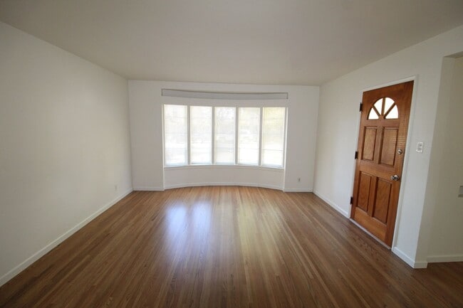 Building Photo - 86-90joanne