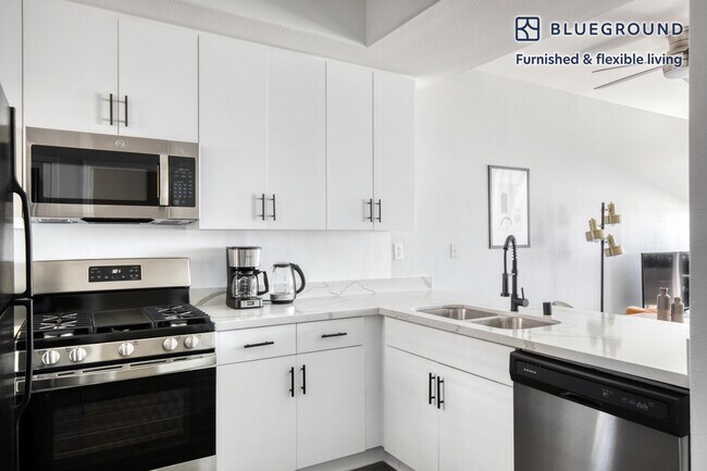 Building Photo - 2820 Sawtelle Blvd