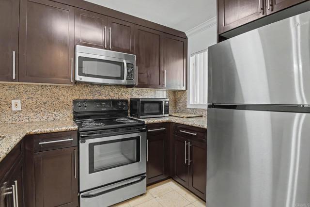 Building Photo - 7405 Charmant Dr