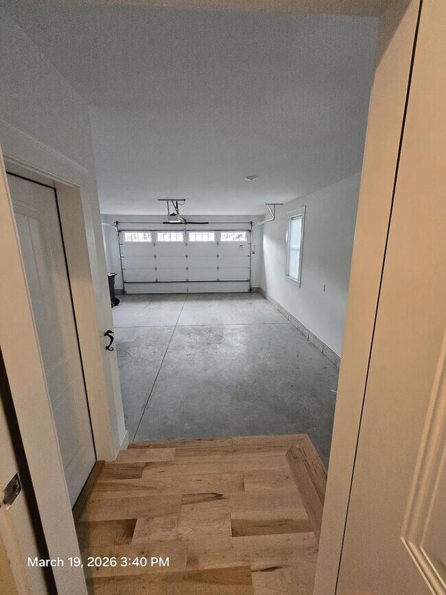 Building Photo - 21 Juniper St