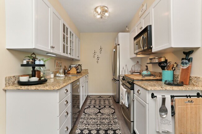 Building Photo - 101 Grove St