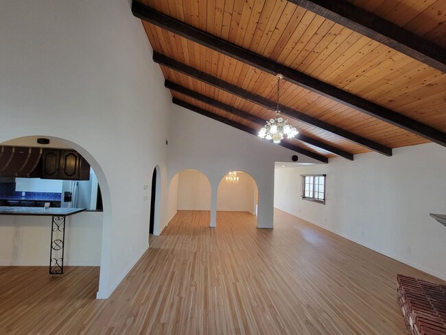 Building Photo - Torrance - 3 bd / 2 ba Home! GREAT LOCATION!!