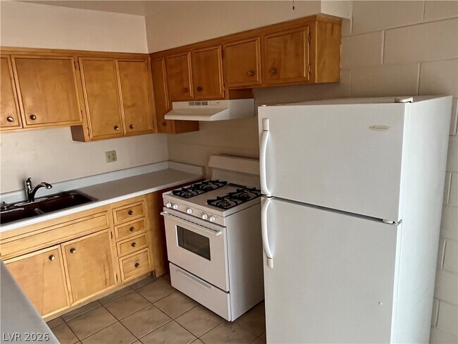 Building Photo - 820 A