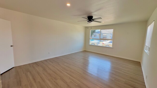 Building Photo - 4060 163rd St