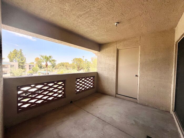 Building Photo - 5104 N 32nd St