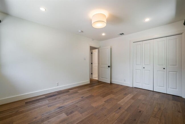 Building Photo - 3514 Hillbrook Dr