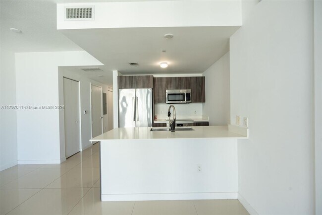 Building Photo - 488 NE 18th St