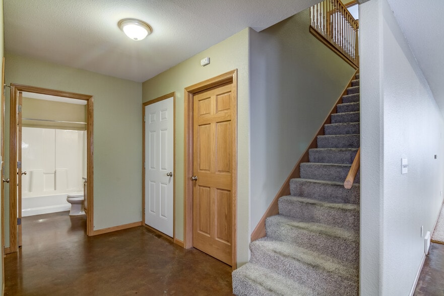 Building Photo - 3904 London Rd