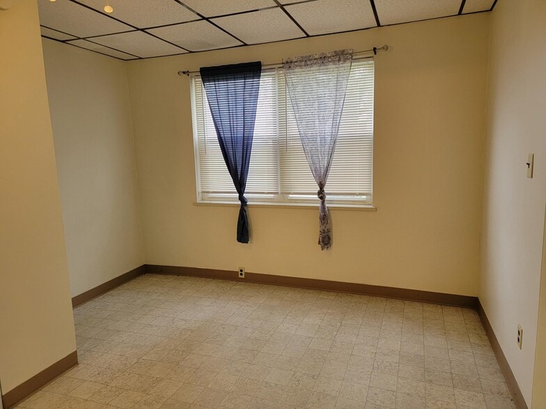 Building Photo - 2415 Donegal Springs Rd