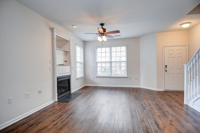 Building Photo - FOR RENT - VIRGINIA BEACH